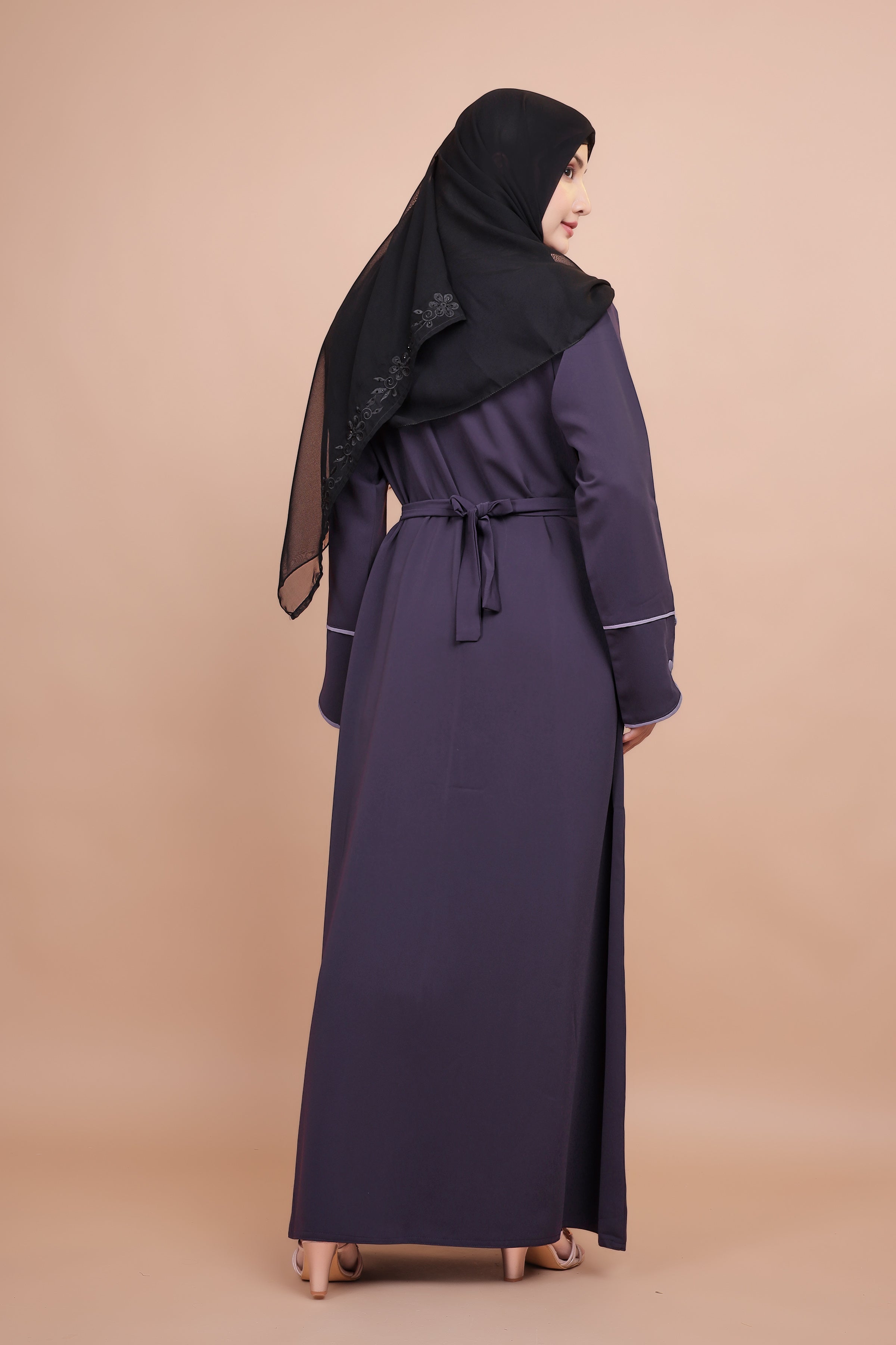 Noir Dusk – Dubai Style Zipper Abaya