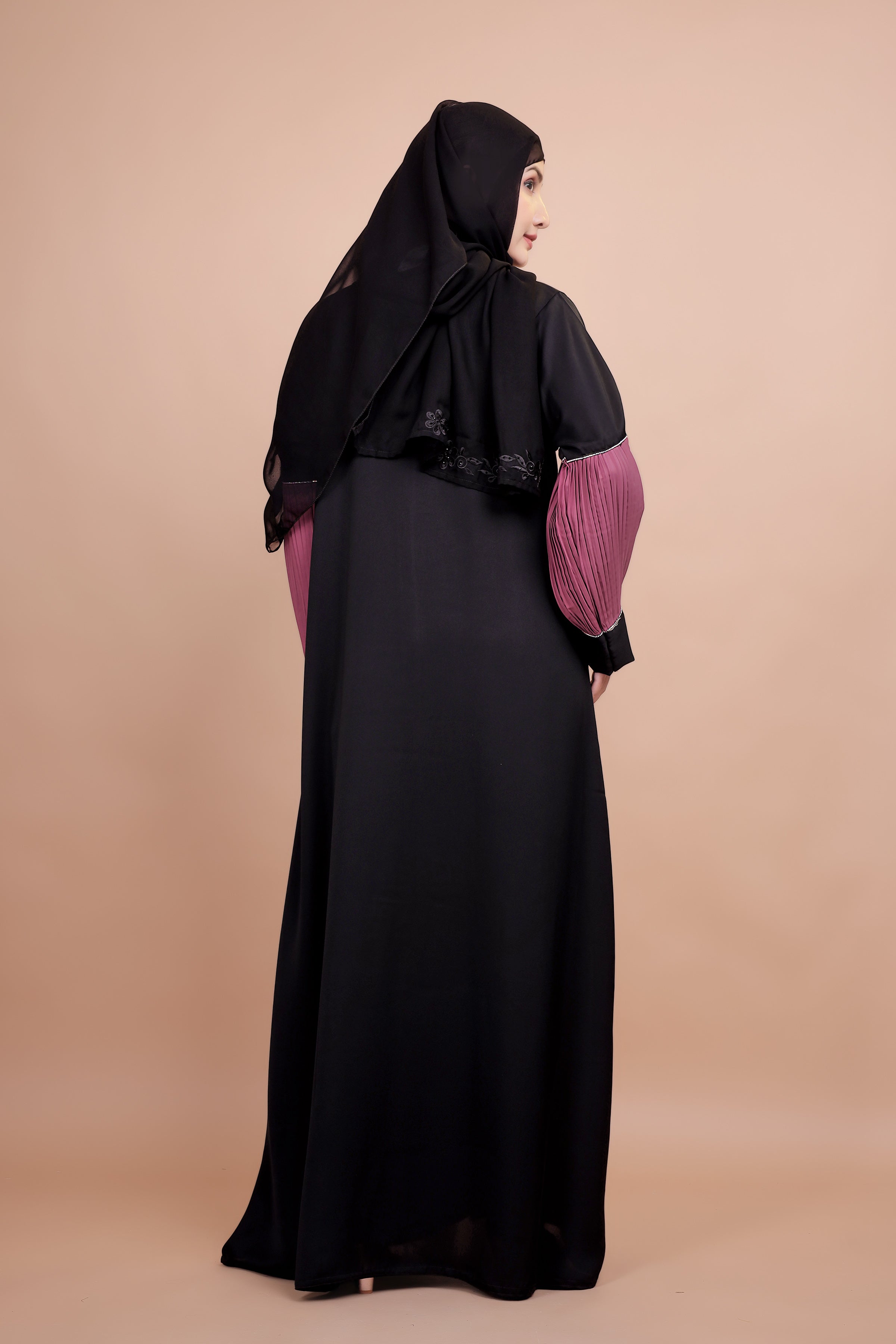 Urban Chic Contrast Sleeve Abaya