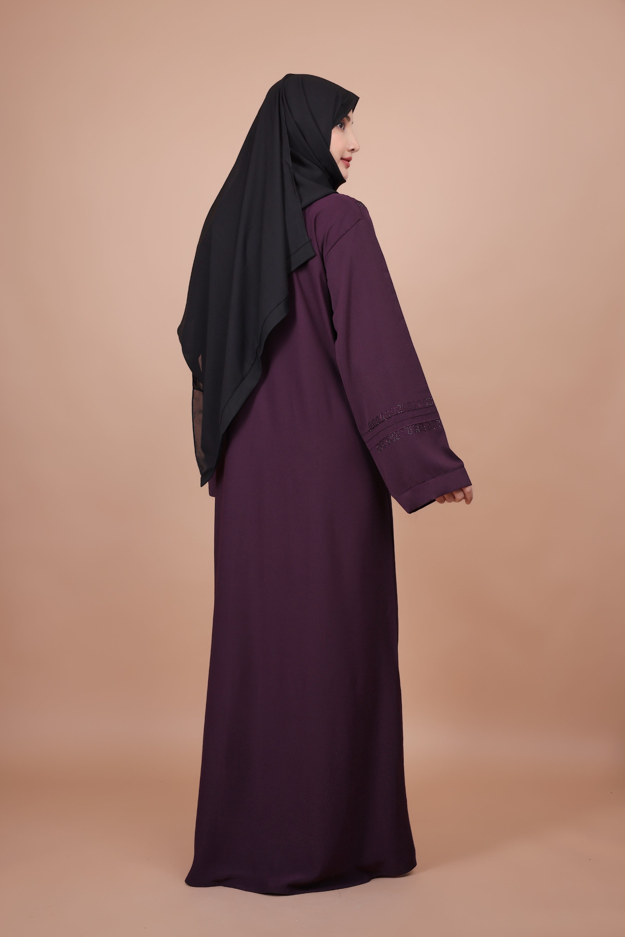 Aubergine Aura – Stone-Embellished Classic Abaya