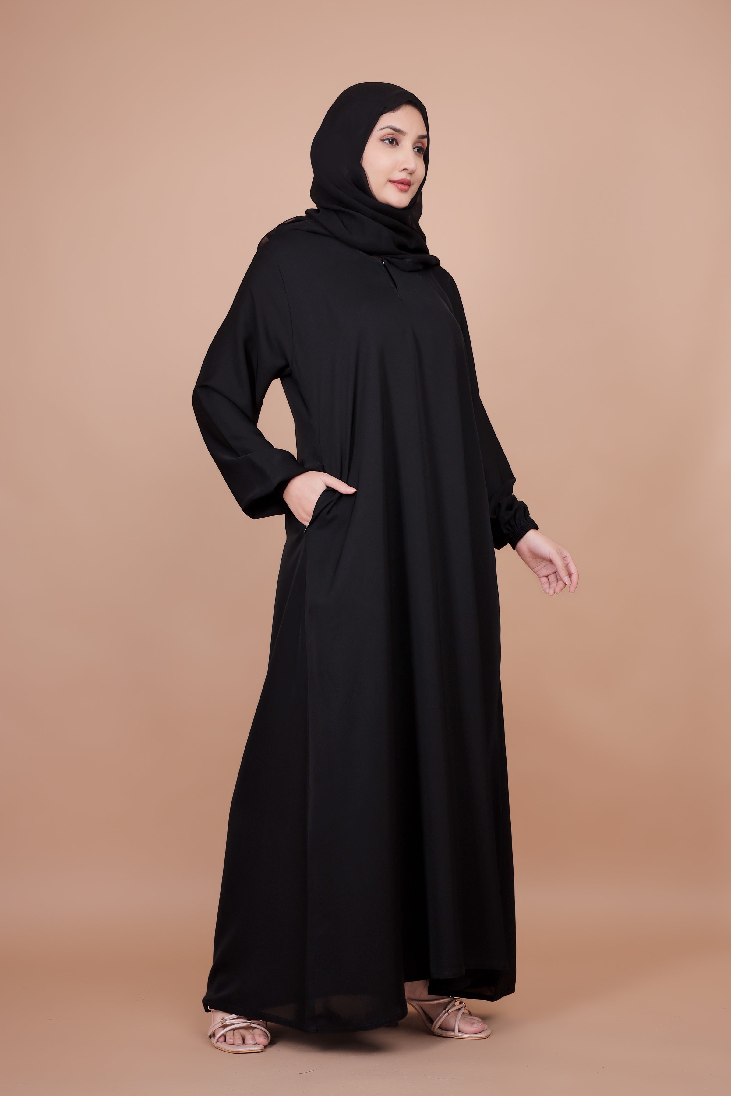 Noor Classic – Everyday Black Abaya