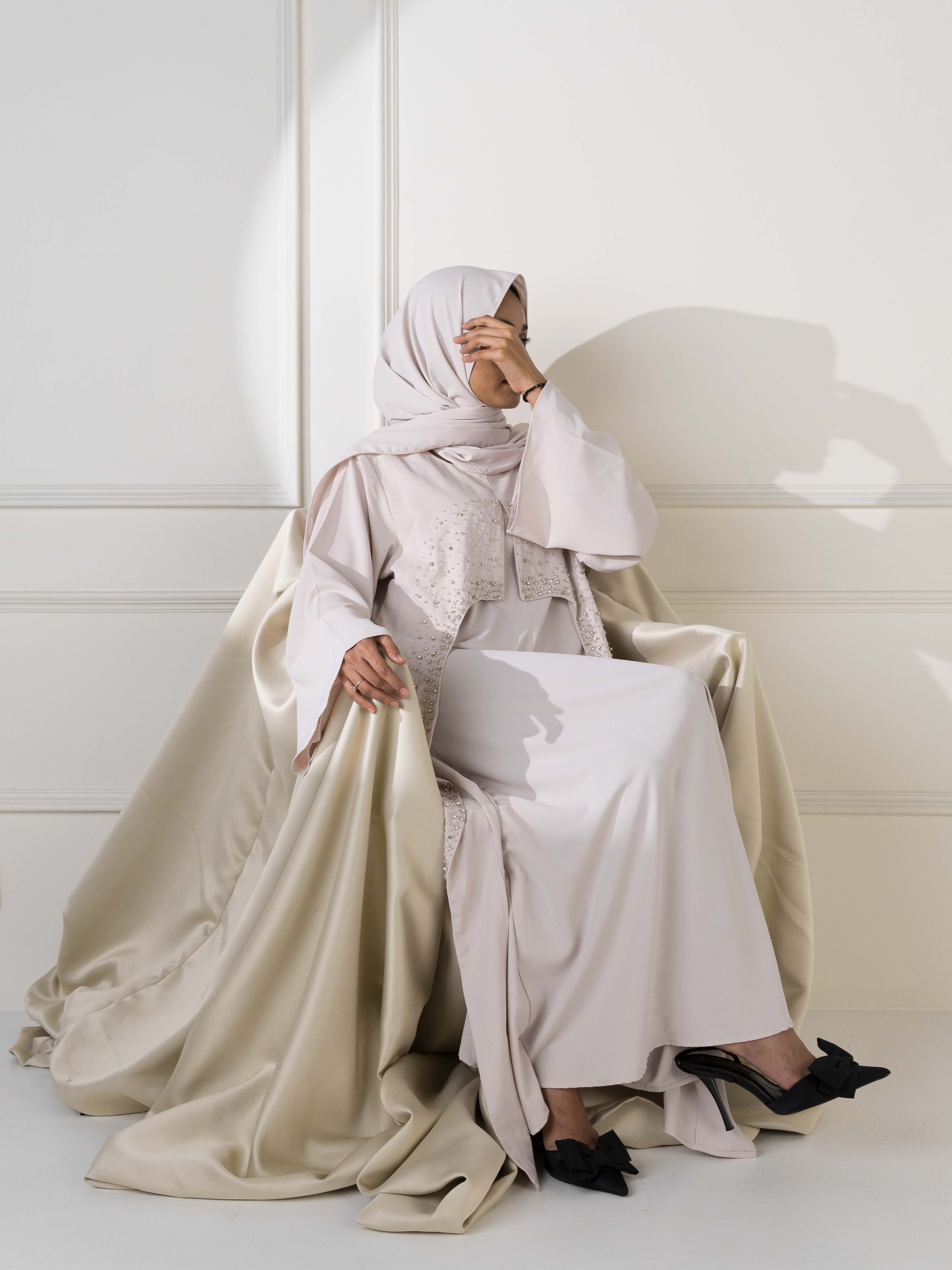 Pearl Dust Embellished Panel Abaya – Soft Blush