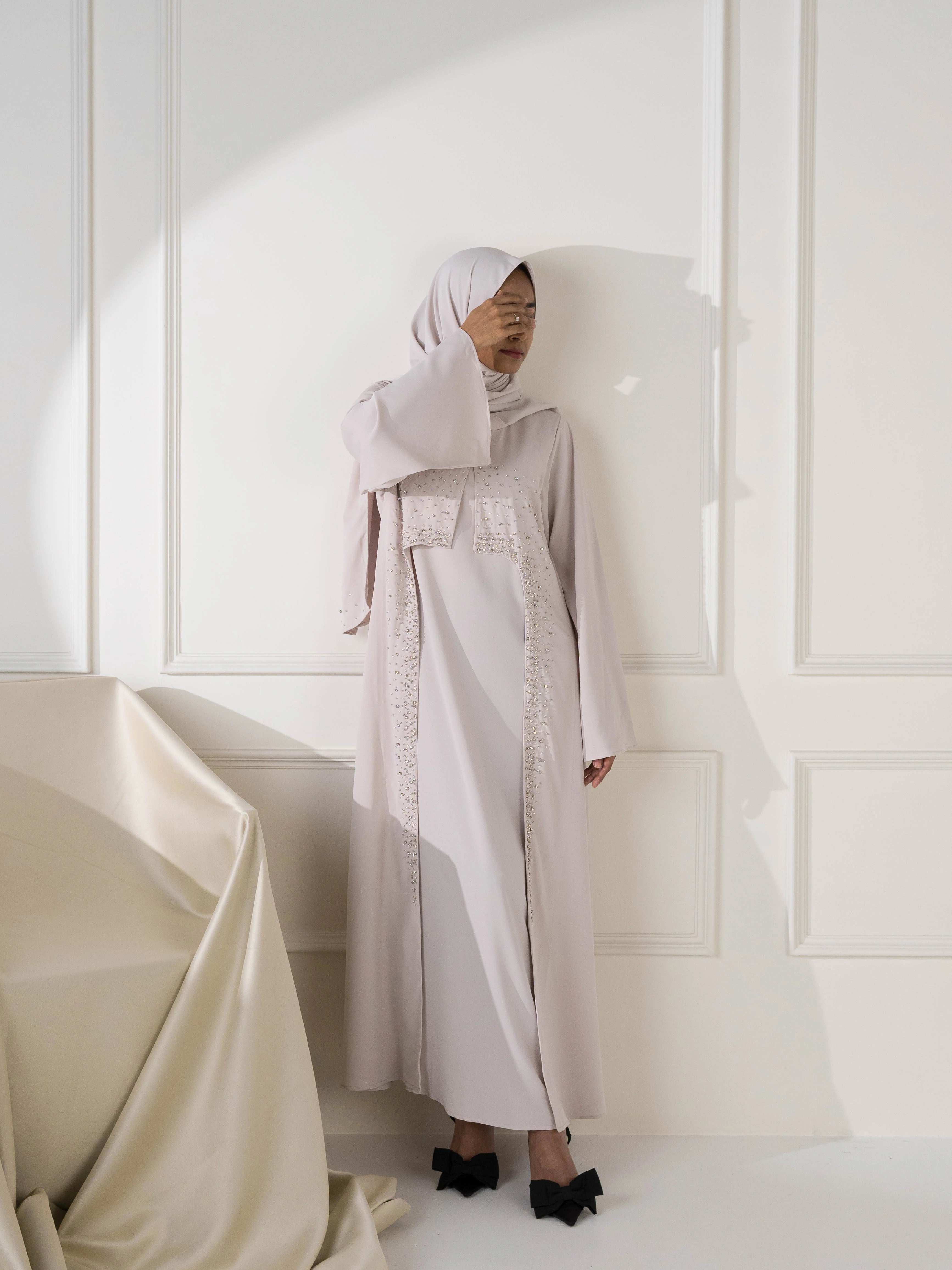 Pearl Dust Embellished Panel Abaya – Soft Blush