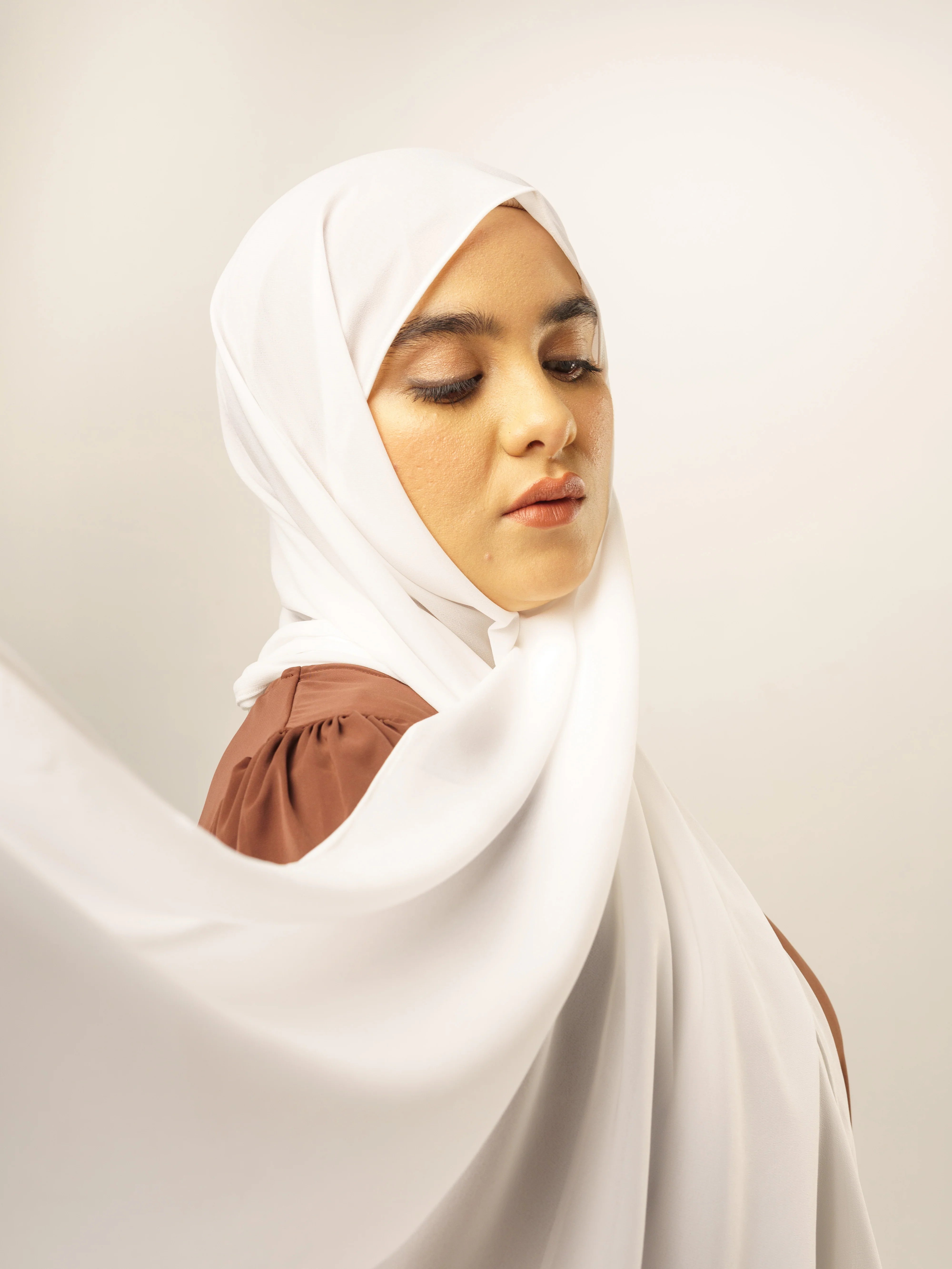 Noor Mirza Lina Georgette Hijab - White
